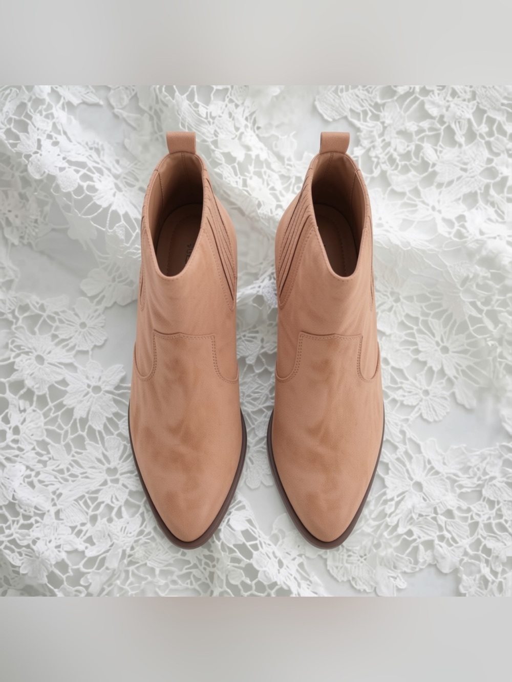 The Drop Women’s Sia Ankle Boot in Sand 👢🍂